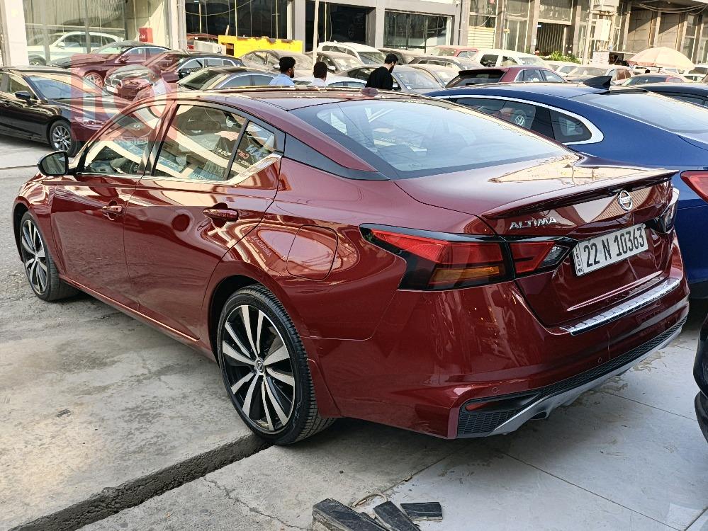 نيسان ألتيما